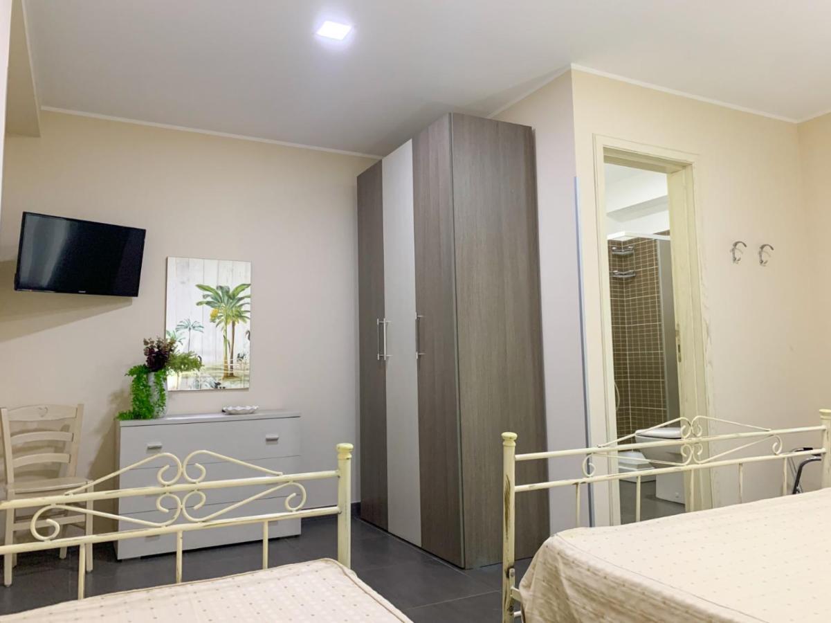 Bla Bla B&B Taurianova Bagian luar foto