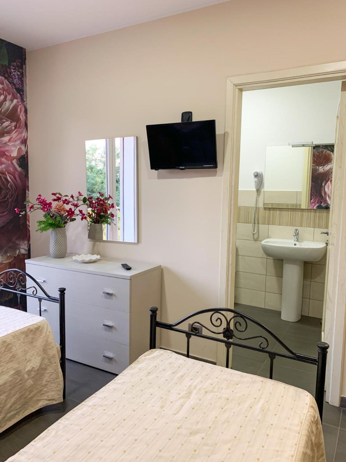 Bla Bla B&B Taurianova Bagian luar foto
