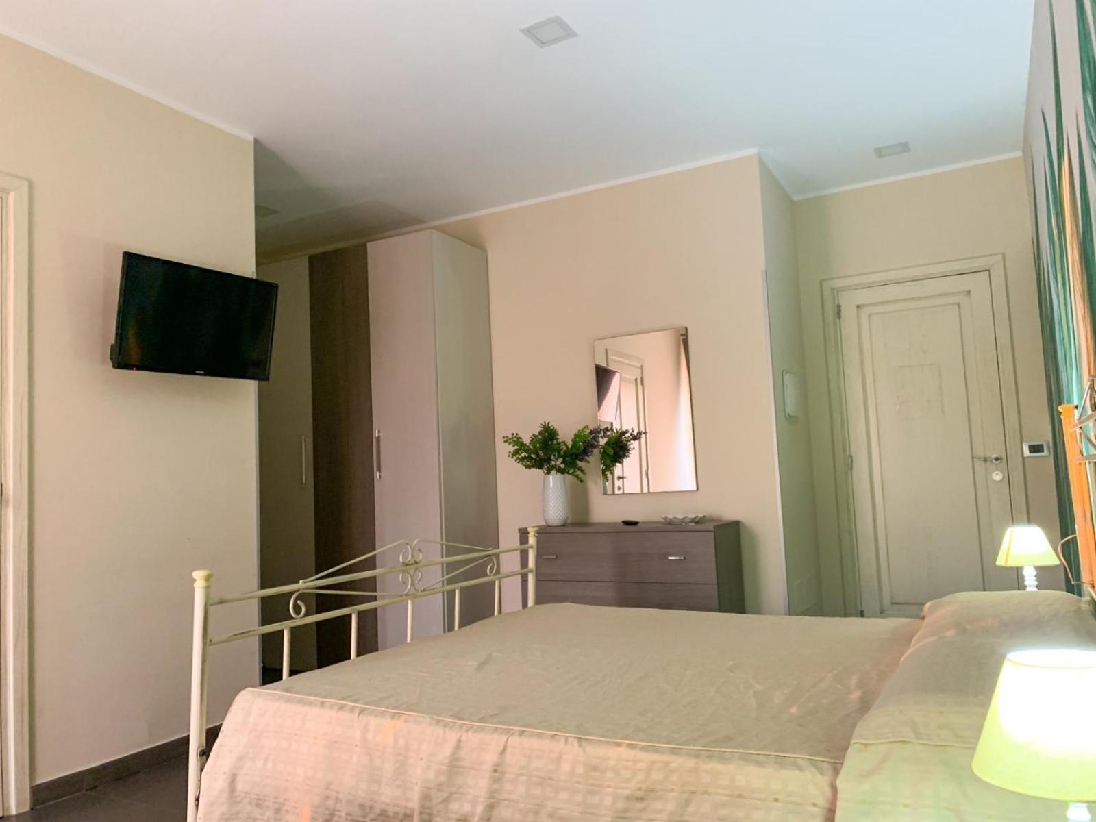 Bla Bla B&B Taurianova Bagian luar foto